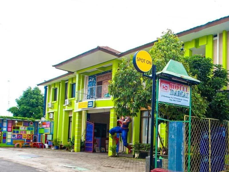 The Paragon Hotel Cilacap Redpartner Екстериор снимка