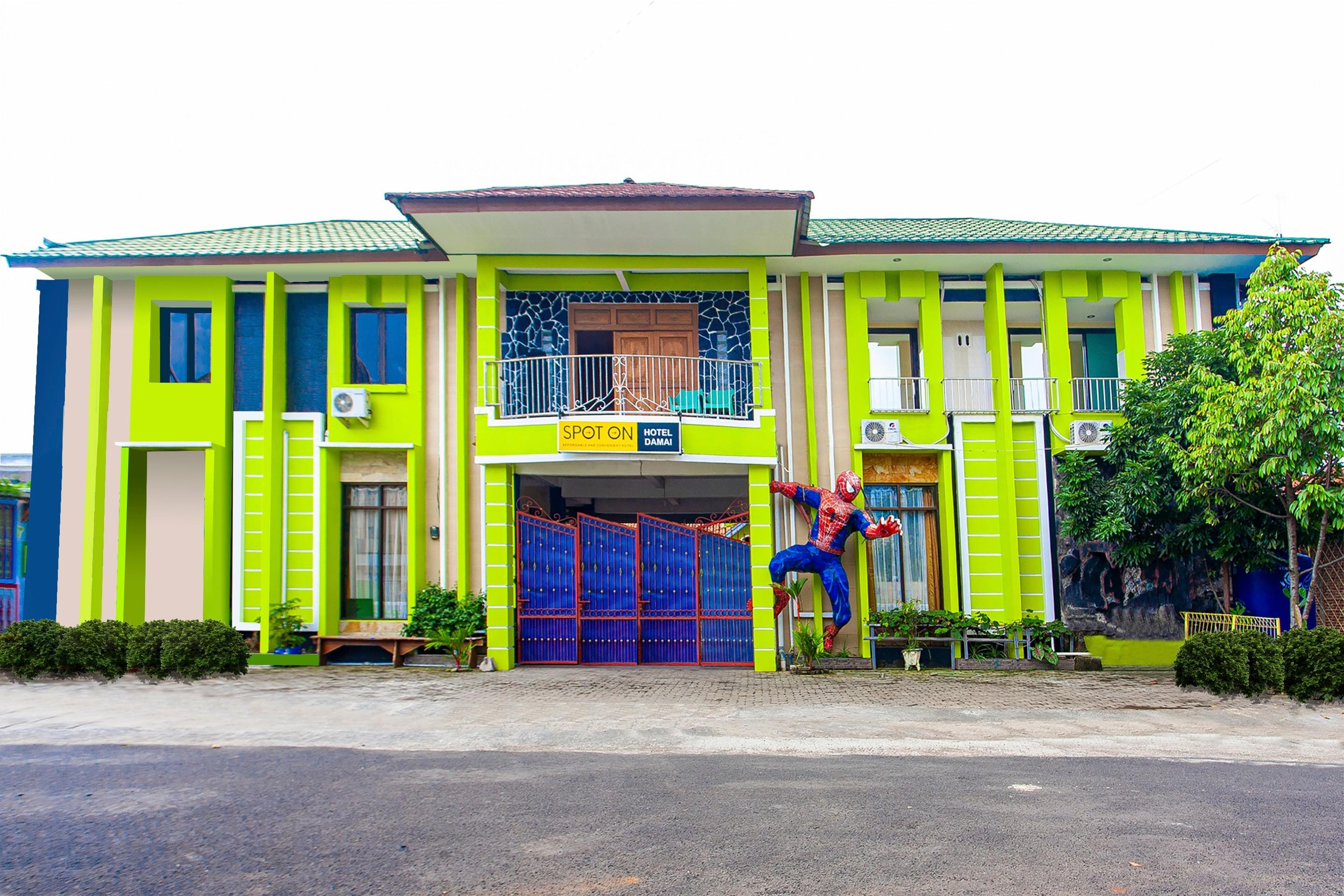 The Paragon Hotel Cilacap Redpartner Екстериор снимка
